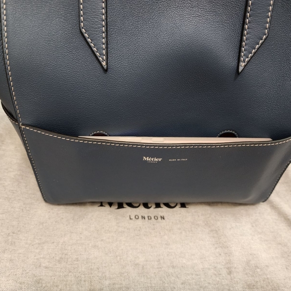 Metier Incognito Crossbody Cabas - Picture 10 of 10